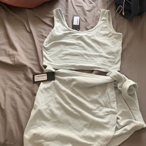 Crop and mini sorong beach set